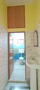 Bathroom Image of 1050 Sq.ft 2 BHK Builder Floor for rent in Paschim Putiary Kolkata for Rs. 12500