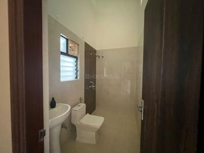 Bathroom Image of 1020 Sq.ft 4 BHK Apartment / Flat for sale in Sugam Urban Lakes Phase II, Konnagar Hooghly for Rs. 8000000