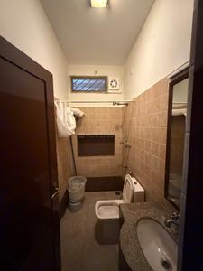 Bathroom Image of 3000 Sq.ft 3 BHK Independent House for rent in Koramangala Bengaluru for Rs. 160000