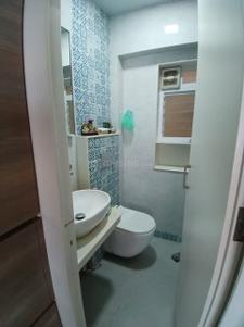 Bathroom Image of 891 Sq.ft 1.5 BHK Apartment / Flat for rent in Bismillah Castle, Nagpada Mumbai for Rs. 70000