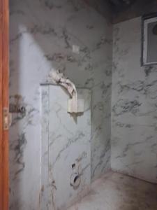 Common Bathroom Image of 1650 Sq.ft 3.5 BHK Apartment / Flat for sale in DM Infra, Sector 104 Noida for Rs. 6800000