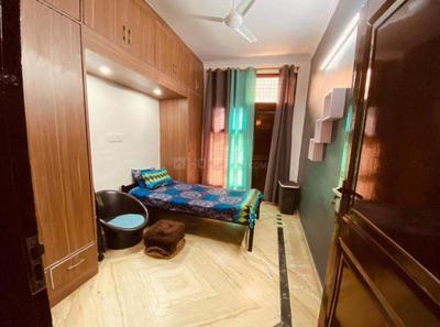 Bedroom Image of 760 Sq.ft 2 BHK Builder Floor for sale in Vikaspuri New Delhi for Rs. 7600000