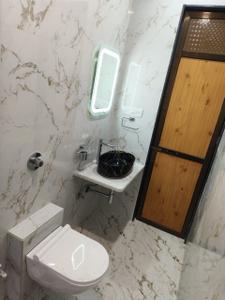 Bathroom Image of 3500 Sq.ft 4 BHK Villa for rent in Khandala Lonavala for Rs. 90000