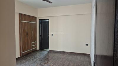 Bedroom Image of 1400 Sq.ft 3 BHK Apartment / Flat for rent in Sethi Max Royal, Sector 76 Noida for Rs. 33000