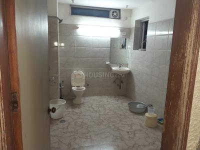 Bathroom Image of 1000 Sq.ft 1 BHK Independent House for rent in Chittaranjan Park New Delhi for Rs. 31000