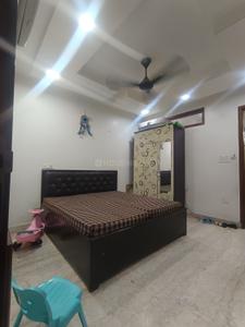 Bedroom Image of 720 Sq.ft 2 BHK Builder Floor for rent in Mukherjee Nagar New Delhi for Rs. 30000