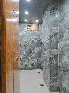 Common Bathroom Image of 1400 Sq.ft 3 BHK Builder Floor for sale in Indirapuram Ghaziabad for Rs. 12000000