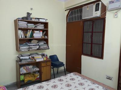 Bedroom Image of 1000 Sq.ft 2 BHK Apartment / Flat for sale in Dilshad Garden New Delhi for Rs. 4800000