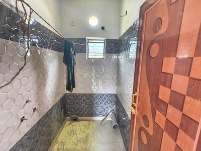 Bathroom Image of 950 Sq.ft 2 BHK Apartment / Flat for sale in South Dum Dum Kolkata for Rs. 4180000