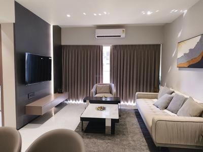 Living Room Image of 725 Sq.ft 2 BHK Apartment / Flat for sale in Courtyard, Santacruz East Mumbai for Rs. 25500000
