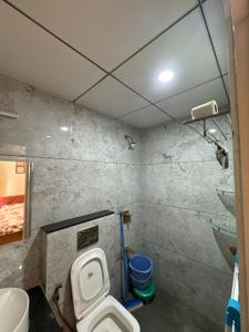 Bathroom Image of 1650 Sq.ft 3 BHK Apartment / Flat for rent in Darshanam Splendora II, Bhayli Vadodara for Rs. 50000