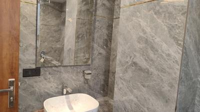Bathroom Image of 1200 Sq.ft 1 BHK Builder Floor for rent in Sector 46 Gurgaon for Rs. 35000