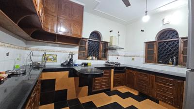 Kitchen Image of 2411 Sq.ft 3 BHK Independent House for rent in South City Floors 1, Sector 41 Gurgaon for Rs. 65500