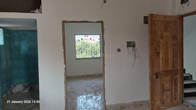 Bedroom Image of 825 Sq.ft 2 BHK Apartment / Flat for rent in Baranagar Kolkata for Rs. 13000