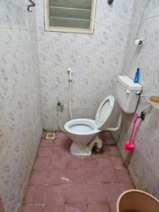 Bathroom Image of 1150 Sq.ft 3 BHK Apartment / Flat for rent in Chozha Thirumangai, Kumananchavadi Chennai for Rs. 25000