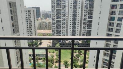 Living Room Image of 1000 Sq.ft 2 BHK Apartment / Flat for rent in Godrej Infinity, Mundhwa Pune for Rs. 32000