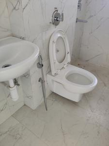 Common Bathroom Image of 950 Sq.ft 2 BHK Apartment / Flat for sale in Hiranandani Castle Rock, Powai Mumbai for Rs. 31500000