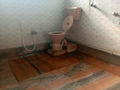 Bathroom Image of 450 Sq.ft 1 BHK Apartment / Flat for rent in Bishnupur Kolkata for Rs. 5000