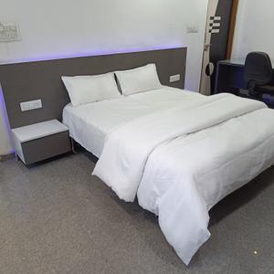 Bedroom Image of 220 Sq.ft 1 RK Builder Floor for rent in Mari Mata Square Indore for Rs. 10500