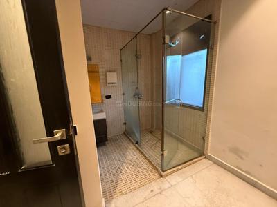 Bathroom Image of 1400 Sq.ft 2 BHK Builder Floor for rent in South City Floors 1, Sector 41 Gurgaon for Rs. 65000