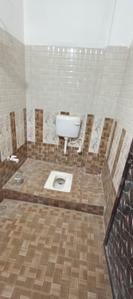 Bathroom Image of 1200 Sq.ft 1 BHK Independent House for rent in Nehru Nagar Rewa for Rs. 7000