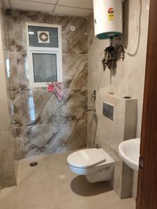 Bathroom Image of 1500 Sq.ft 3 BHK Apartment / Flat for rent in Omaxe The Palace, Gomti Nagar Lucknow for Rs. 55000