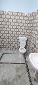 Bathroom Image of 2200 Sq.ft 4.5 BHK Independent House for rent in Jankipuram Extension Lucknow for Rs. 20000