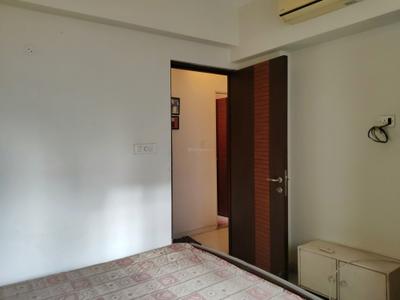 Bedroom Image of 1100 Sq.ft 3 BHK Apartment / Flat for rent in Kasarvadavali Thane for Rs. 40000
