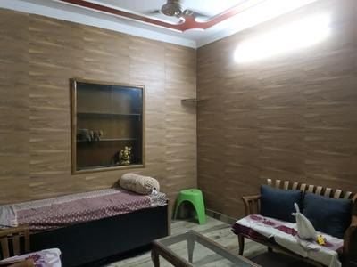 Living Room Image of 750 Sq.ft 2 BHK Apartment / Flat for rent in Pitampura New Delhi for Rs. 31000