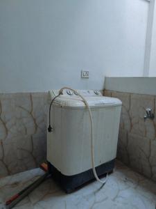 Bathroom Image of 600 Sq.ft 1 BHK Builder Floor for rent in Scheme No 94C Indore for Rs. 19000