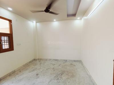 Bedroom Image of 1200 Sq.ft 2 BHK Builder Floor for rent in Vivek Vihar New Delhi for Rs. 35000