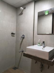 Common Bathroom Image of 850 Sq.ft 2 BHK Apartment / Flat for sale in Lodha Divino, Matunga East Mumbai for Rs. 38500000