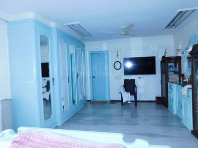 Bedroom Image of 2000 Sq.ft 3.5 BHK Apartment / Flat for rent in Elgin Kolkata for Rs. 145000