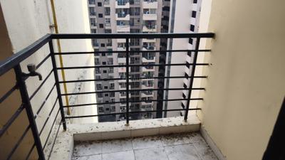Balcony Image of 1700 Sq.ft 3 BHK Apartment / Flat for sale in Cosmos Golden Heights, Crossings Republik Ghaziabad for Rs. 10800000