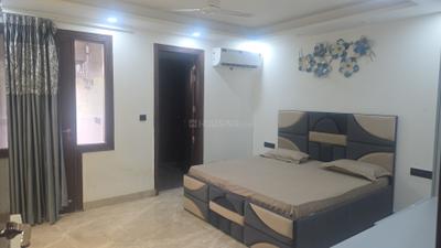 Bedroom Image of 2800 Sq.ft 4 BHK Builder Floor for rent in Rajouri Garden New Delhi for Rs. 155000