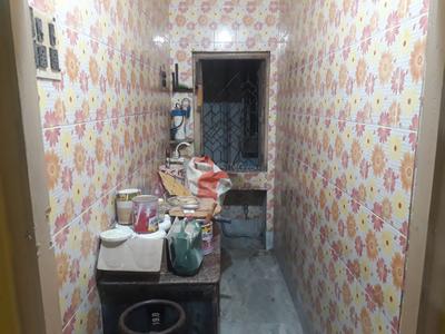 Bathroom Image of 701 Sq.ft 2 BHK Apartment / Flat for rent in Baranagar Kolkata for Rs. 9000