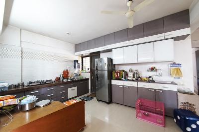 Kitchen Image of 1755 Sq.ft 3.5 BHK Apartment / Flat for sale in Naranpura Ahmedabad for Rs. 8500000