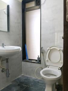 Common Bathroom Image of 780 Sq.ft 2 BHK Apartment / Flat for rent in Ashar Axis, Thane West Thane for Rs. 43000