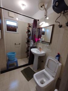 Bathroom Image of 3200 Sq.ft 3 BHK Builder Floor for rent in Lotus Zing, Sector 40 Noida for Rs. 65000