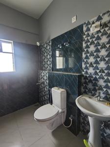 Bathroom Image of 1500 Sq.ft 3 BHK Apartment / Flat for rent in Chinar Park Kolkata for Rs. 25000