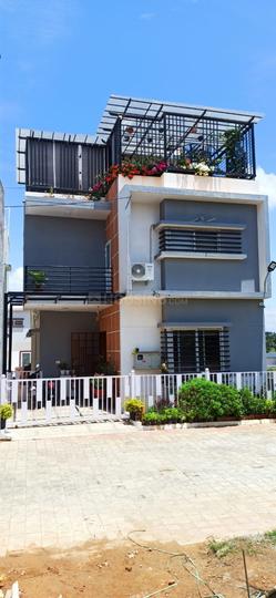 Lee property Main Image 1