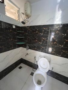 Bathroom Image of 800 Sq.ft 2 BHK Apartment / Flat for rent in Dream New Race Course, Pipliya Kumar Indore for Rs. 23000
