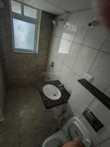 Bathroom Image of 1250 Sq.ft 3 BHK Apartment / Flat for rent in Godrej Boulevard, Manjari Budruk Pune for Rs. 32000