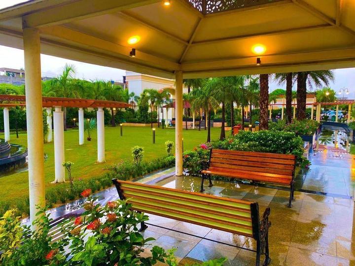 Rustle Court Main Image 1