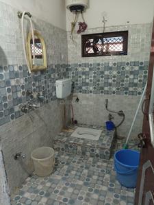 Bathroom Image of 1150 Sq.ft 4 BHK Independent House for rent in Janipur Colony Jammu for Rs. 20000