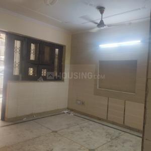 Bedroom Image of 720 Sq.ft 2 BHK Builder Floor for rent in Mukherjee Nagar New Delhi for Rs. 20000