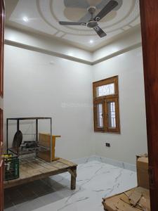 Bedroom Image of 1800 Sq.ft 3 BHK Builder Floor for rent in Chandralok Lucknow for Rs. 70000