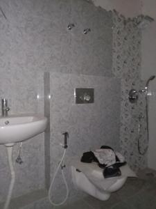Common Bathroom Image of 1120 Sq.ft 3 BHK Apartment / Flat for sale in Prajapati Greens, Chotto Chandpur Kolkata for Rs. 5376000