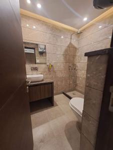 Bathroom Image of 3200 Sq.ft 3 BHK Independent House for rent in South City Floors 1, Sector 41 Gurgaon for Rs. 90000