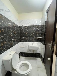 Bathroom Image of 1000 Sq.ft 2 BHK Apartment / Flat for rent in Dream New Race Course, Pipliya Kumar Indore for Rs. 24000